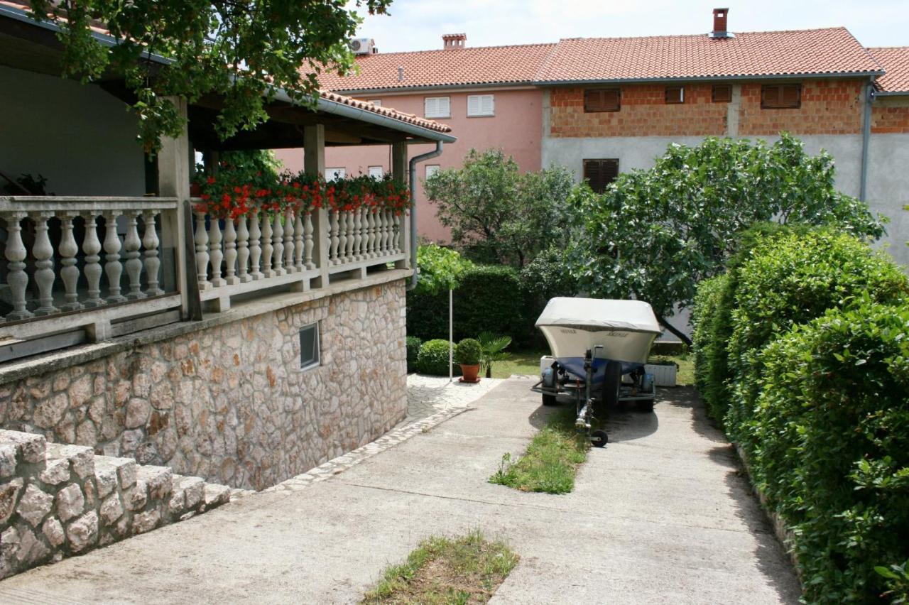 Apartments With A Parking Space Novi Vinodolski - 5529 Eksteriør billede